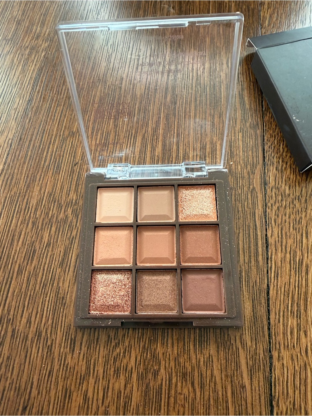 Women Eyeshadow Palette - Brown Shades